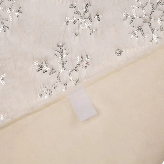 Glitzhome® White Plush With Snowflake Christmas Stocking & Tree Skirt Set 9 Glitzhome® White Plush With Snowflake Christmas Stocking & Tree Skirt Set - Image 9
