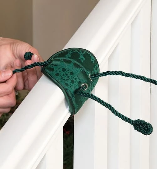 Northlight 7.25" Snowflakes Patterned Banister Protecting Christmas Garland Ties, 3ct. 3 Northlight 7.25" Snowflakes Patterned Banister Protecting Christmas Garland Ties, 3ct. - Image 3