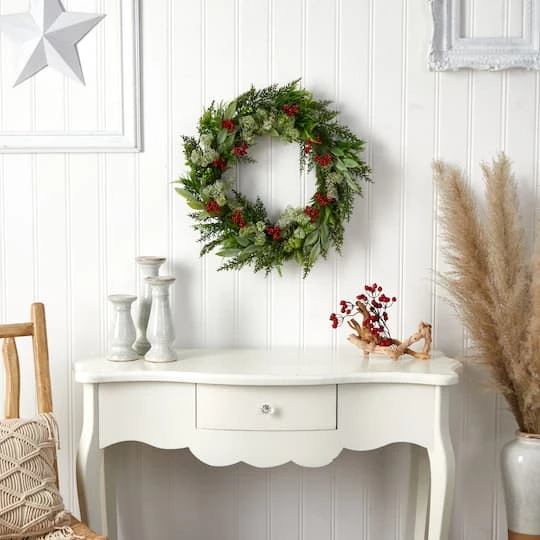 24" Cedar, Eucalyptus & Berries Christmas Wreath 5 24" Cedar, Eucalyptus & Berries Christmas Wreath - Image 5