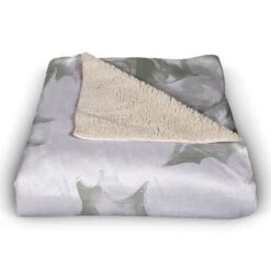 Holly Berry Leaves 50x60 Sherpa Fleece Blanket -Northlight Sale Store D518596S 2