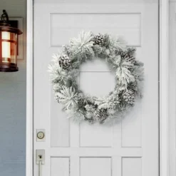 24" Berkshire Spruce Wreath 8 24" Berkshire Spruce Wreath -Northlight Sale Store D659631S 3